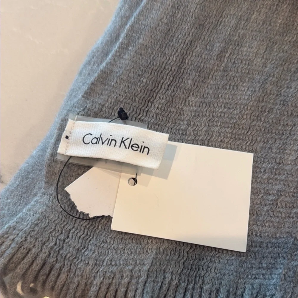 NEW Calvin Klein Knitted Gray Soft Fringe Scarf